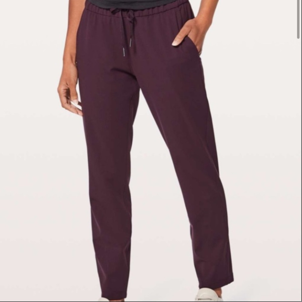 Lululemon on the fly 10 tall black cherry pants